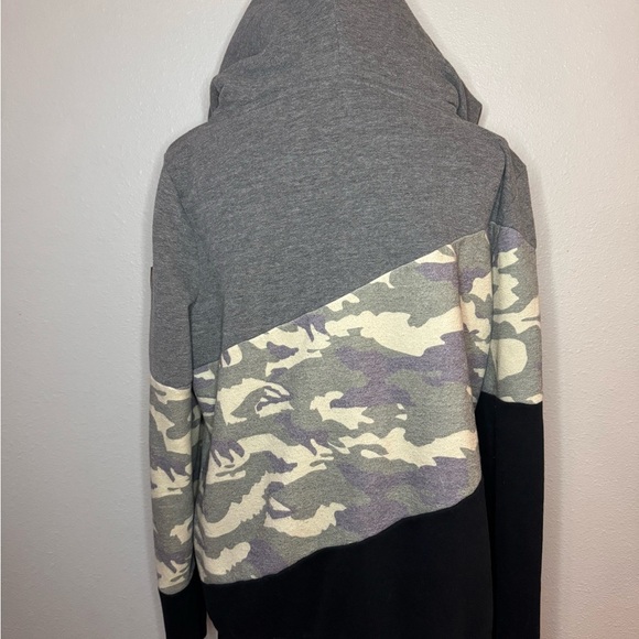 Wanakome Camo Green/Purple/Grey/Black XL Hoodie - Picture 2 of 4